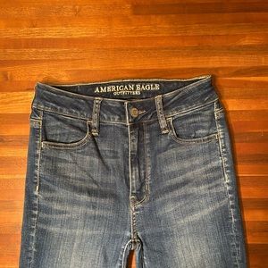 AMERICAN EAGLE HIGH-WAISTED JEAN